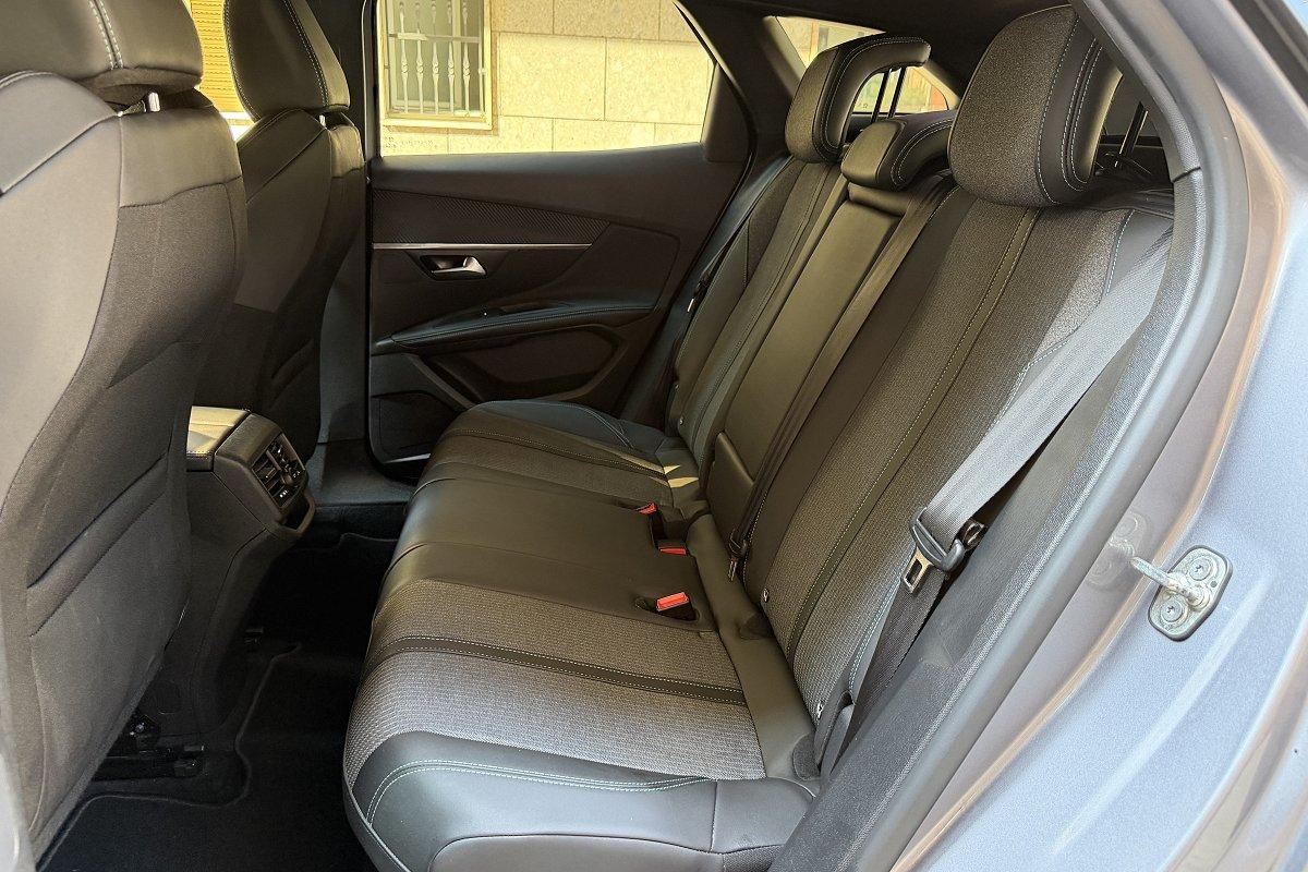 PEUGEOT 3008 BlueHDi 130 S&S EAT8 Allure Pack