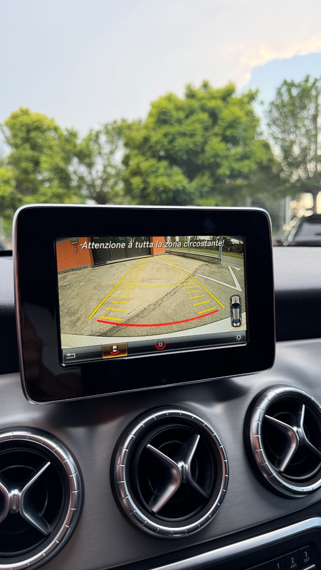 Mercedes-benz CLA 180 d Premium
