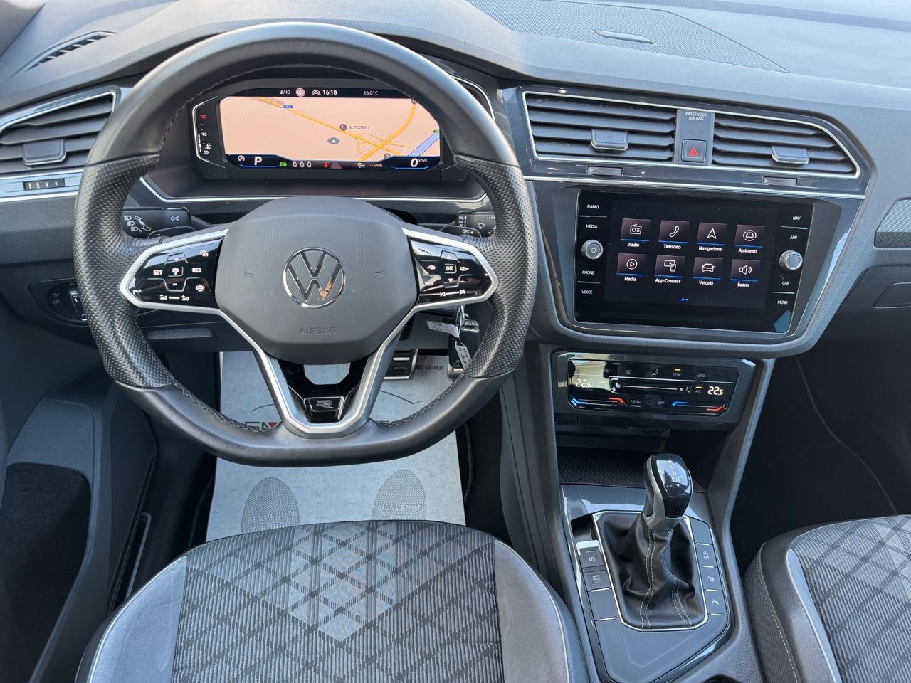 Volkswagen Tiguan 1.5 tsi R-Line 150cv dsg / NO VINCOLI / MATRIX