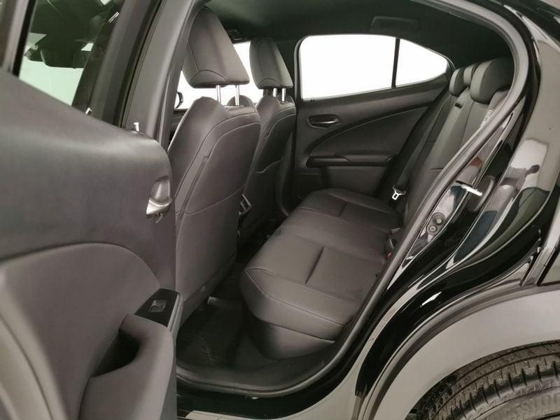 Lexus UX 250h 2.0 Midnight 2wd cvt