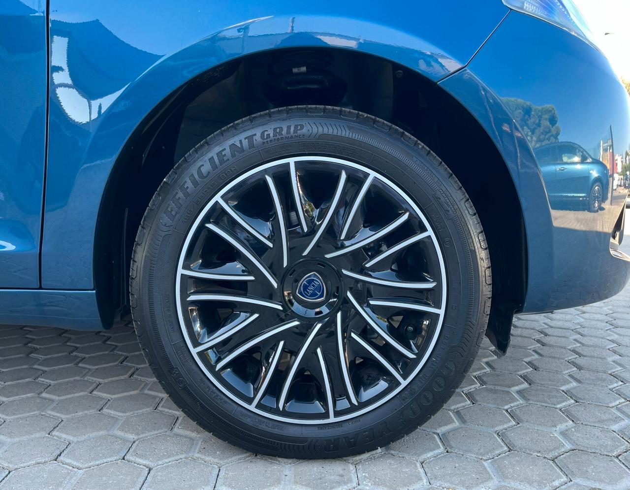 Lancia Ypsilon 1.0 FireFly 5 porte S&S Hybrid Gold