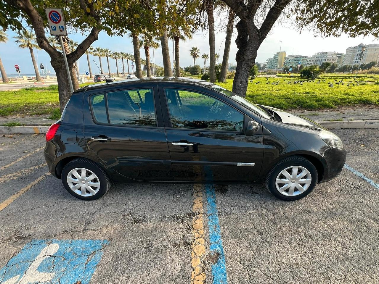Renault Clio 1.2 16V 5P. Dynamique NAVIG.