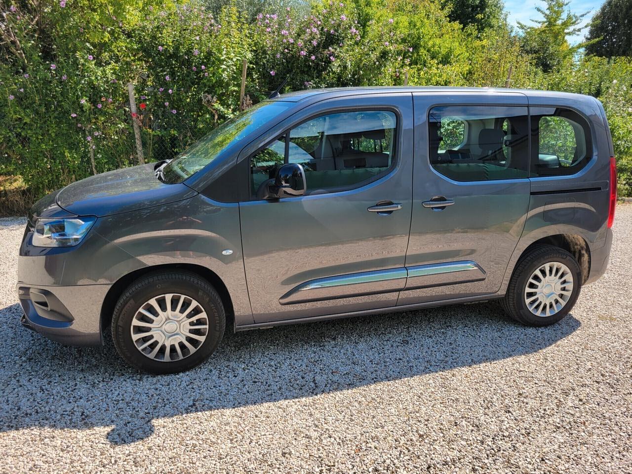 Toyota Proace City Verso NOLEGGIO 1.2cc 110cv 7 posti