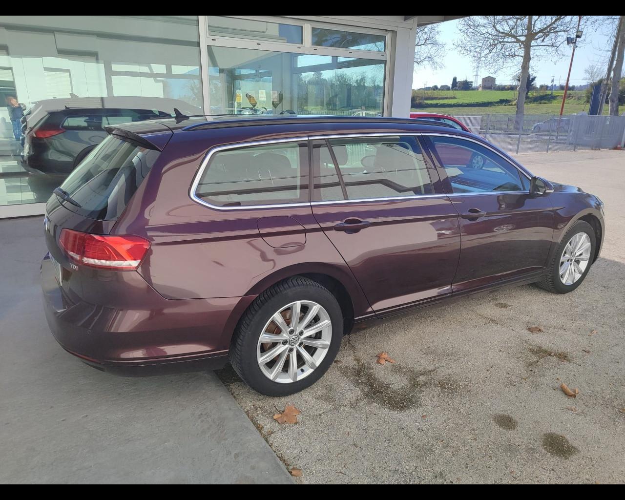VOLKSWAGEN Passat Business Variant 1.6 TDI Trendline BlueMotion Tech.