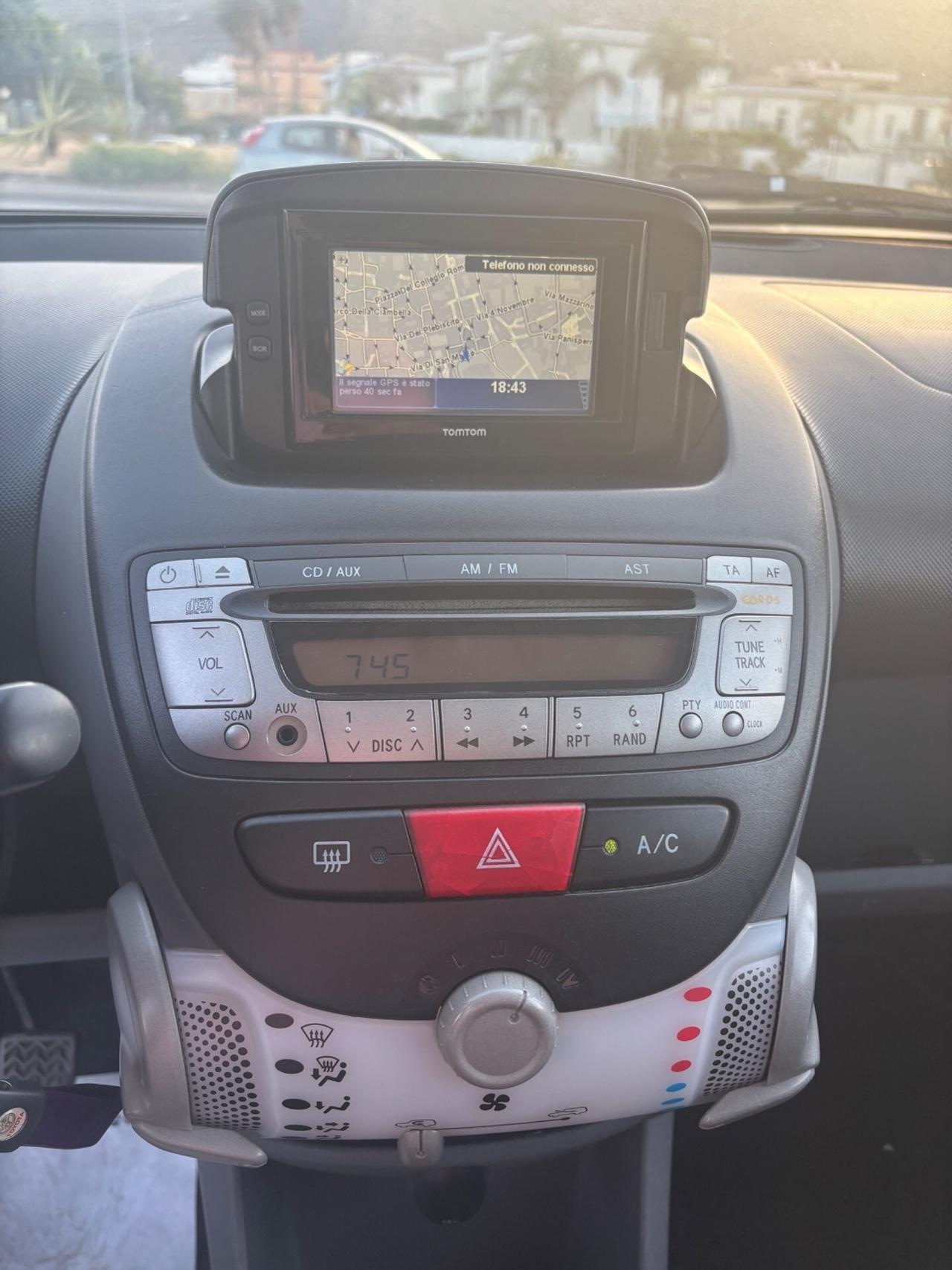 Toyota Aygo 1.0 12V VVT-i 5 porte Now Connect