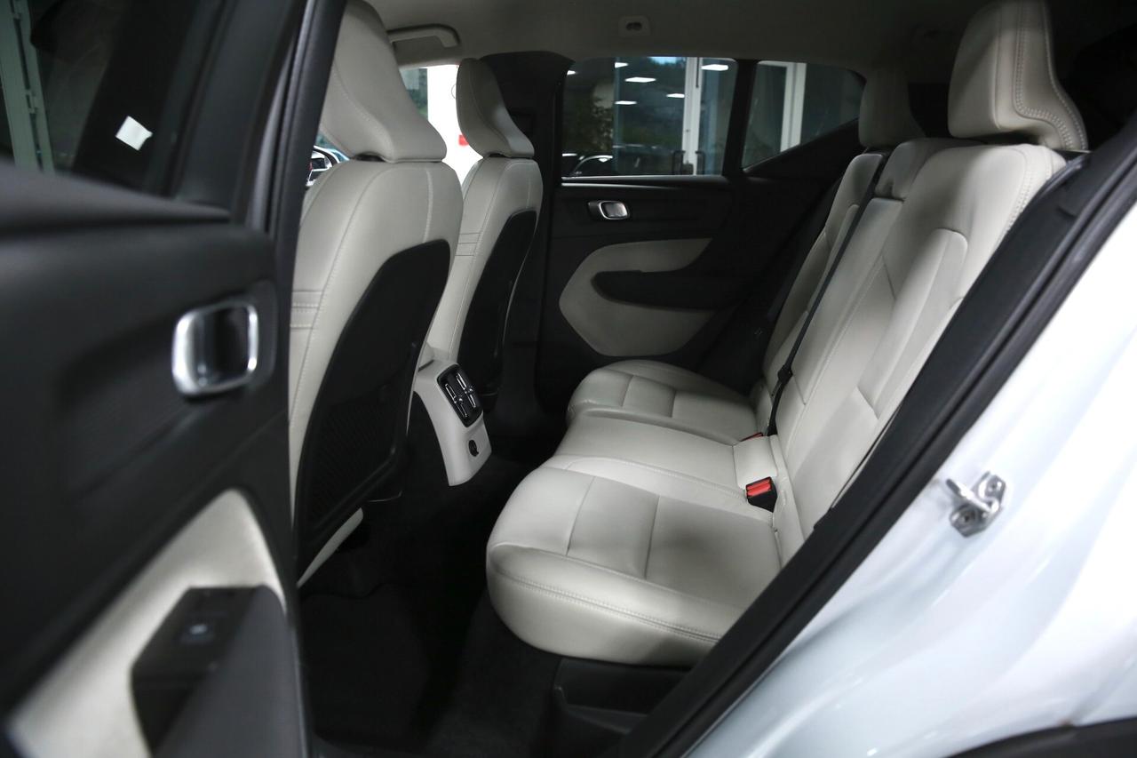 Volvo XC40 T5 Recharge Plug-in Hybrid Inscription auto