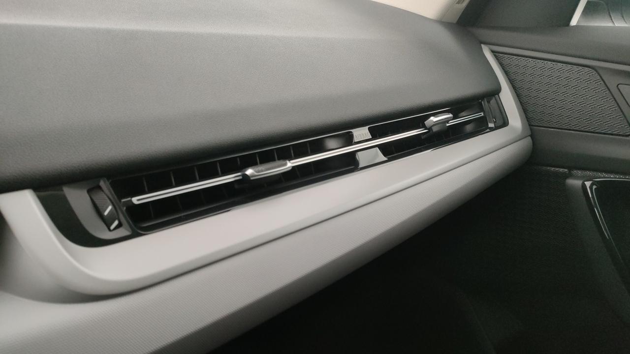 BMW X1 U11 - X1 sdrive18d auto