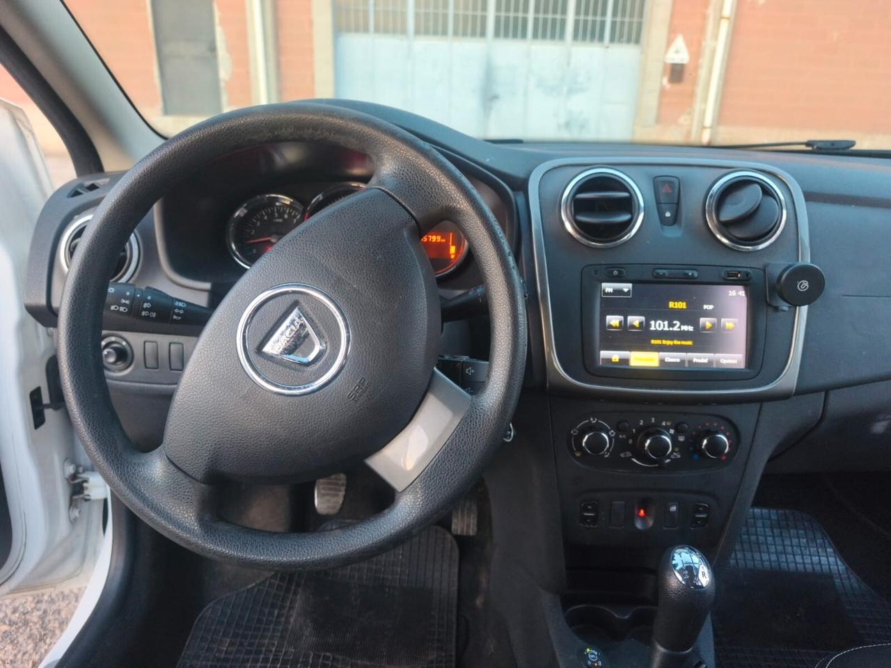 Dacia Sandero 2015---1.1 Benzina GPL Neopatentati