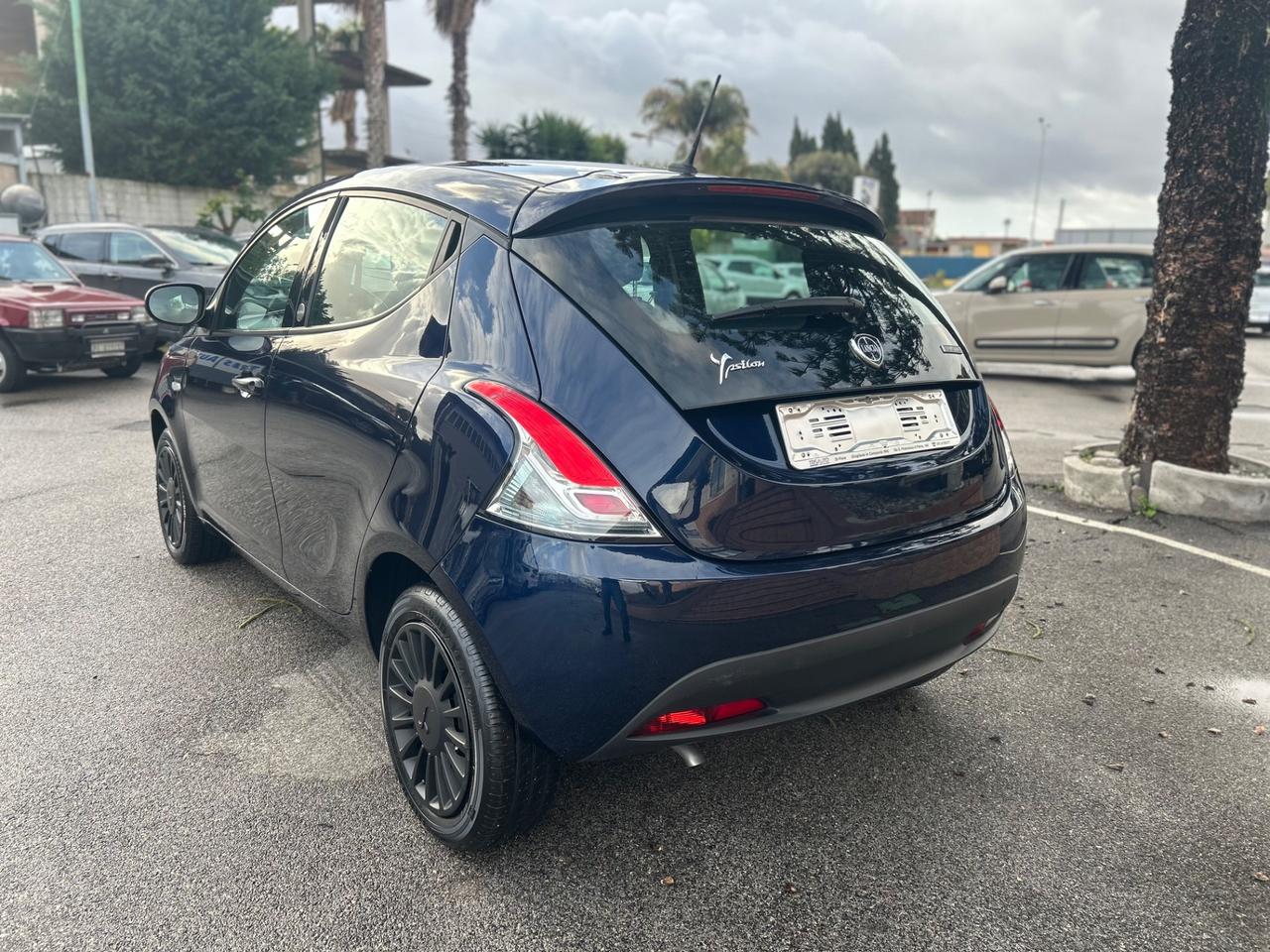 Lancia Ypsilon 1.0 Hybrid Ecochic