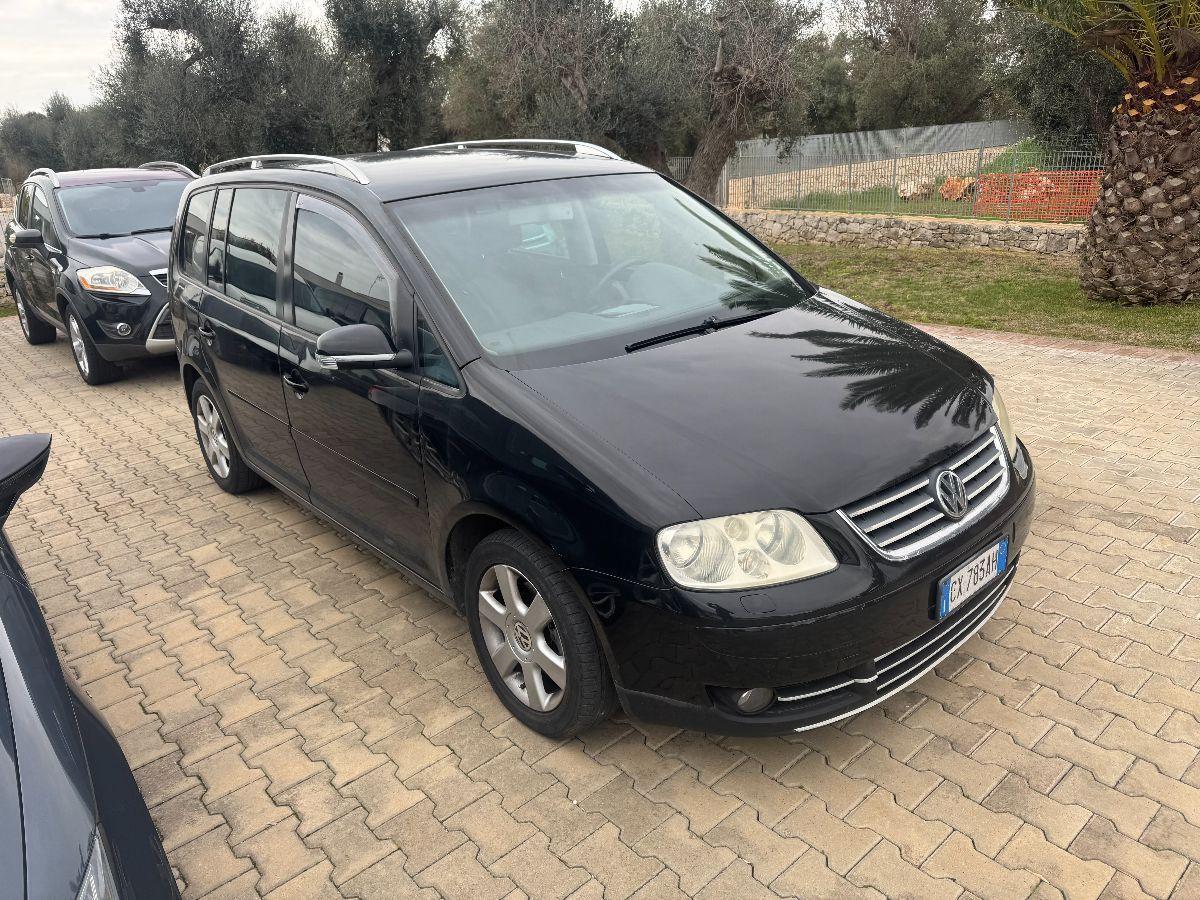 VOLKSWAGEN Touran TDI DSG 7 Posti