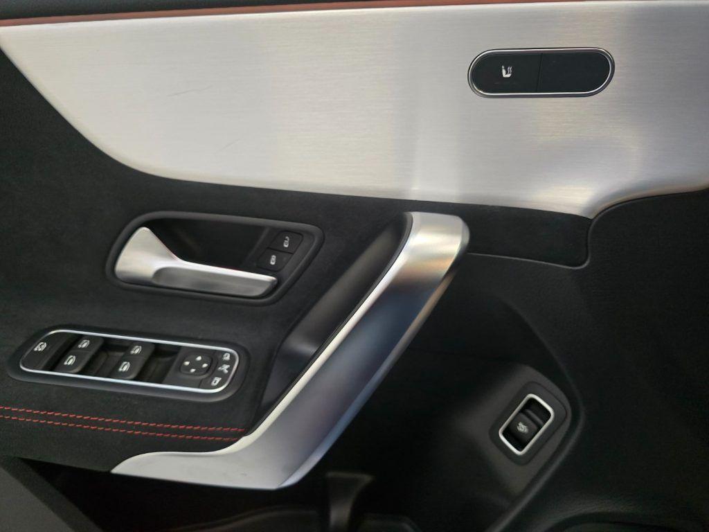 Mercedes-Benz CLA 200 d Automatic Premium + Tetto