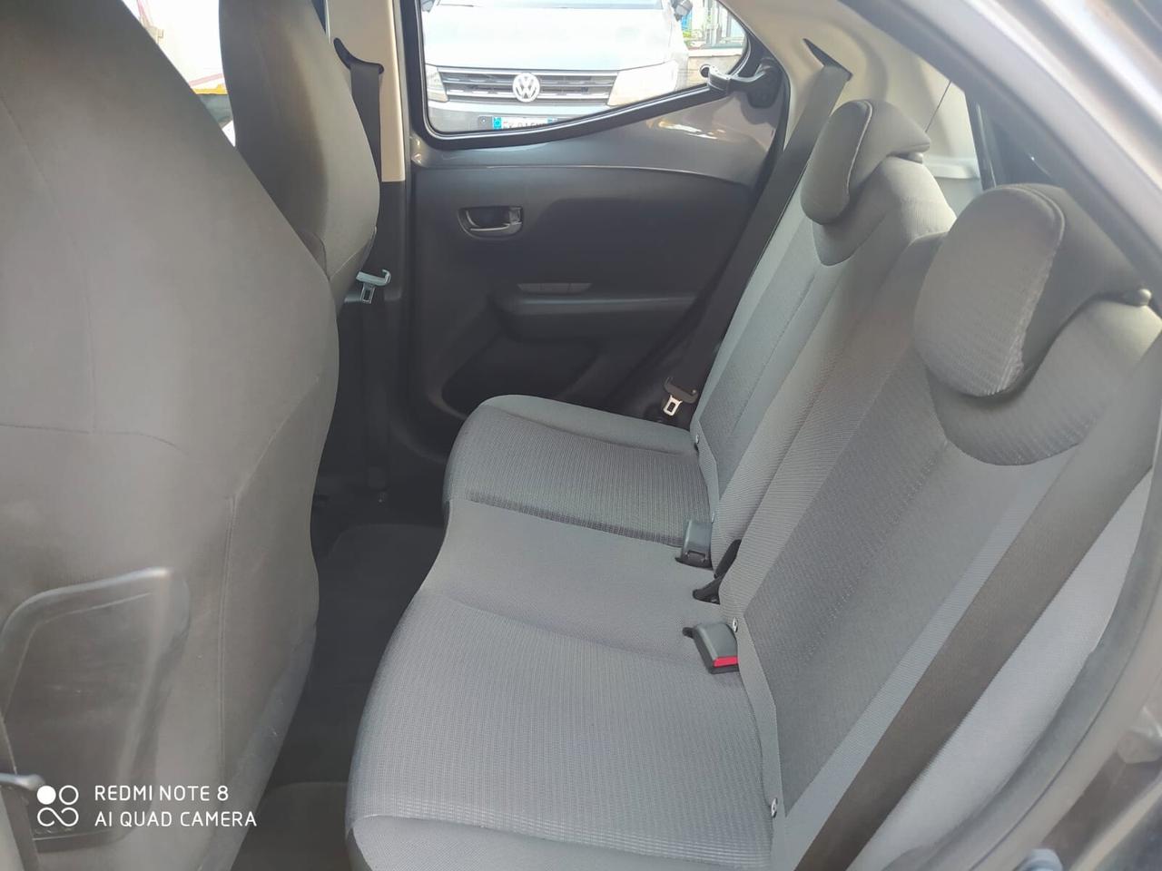 Toyota Aygo Connect 1.0 VVT-i 72 CV 5 porte x-clusiv MMT - GPL