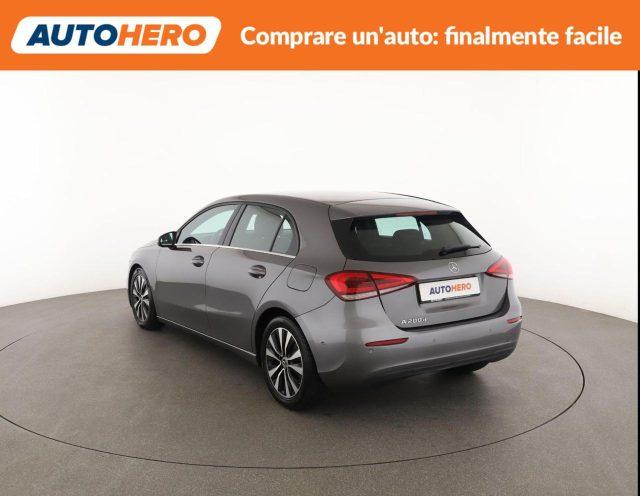 MERCEDES-BENZ A 200 d Automatic Business