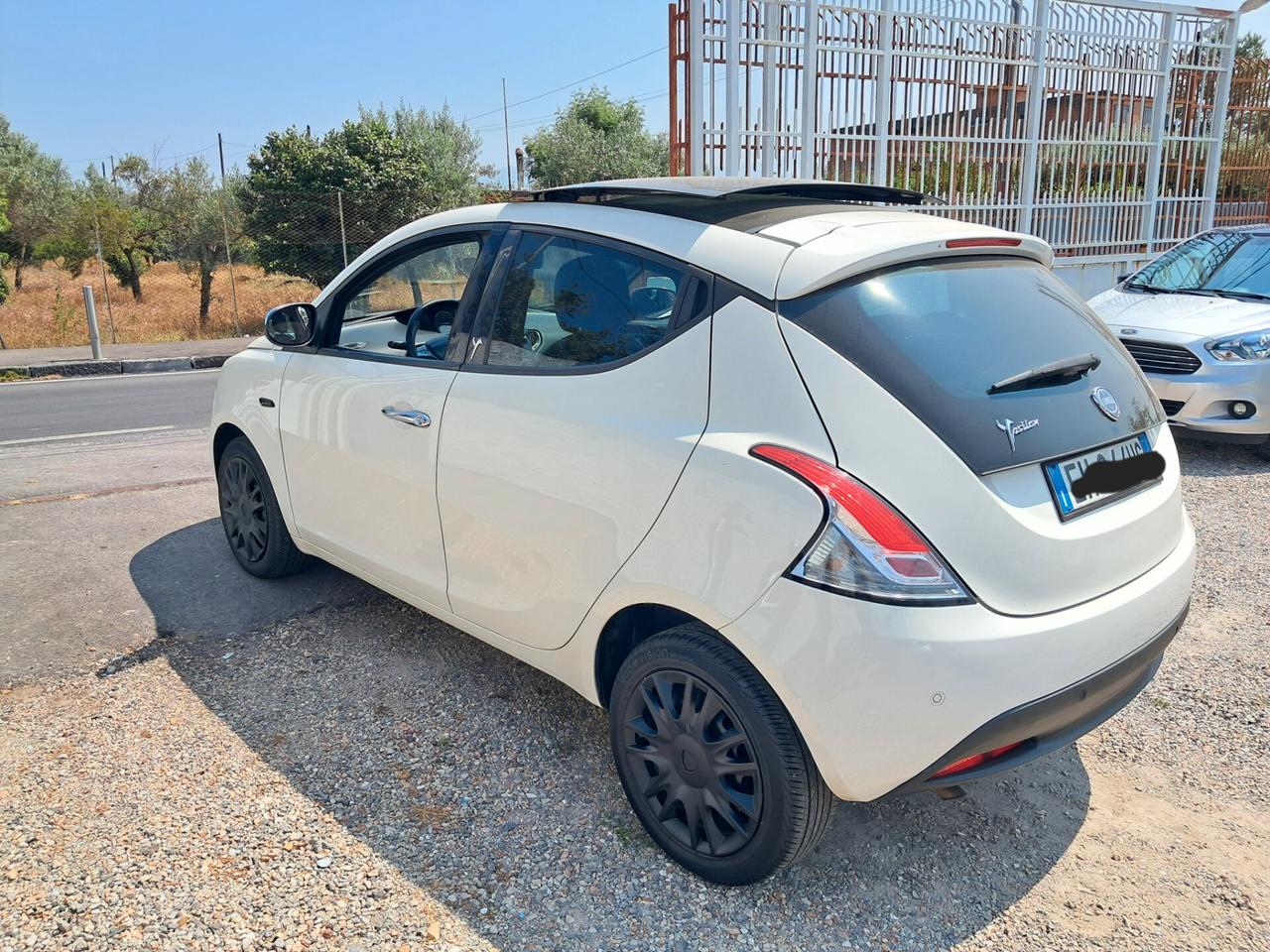 Lancia Ypsilon 1.3 MJT 95 CV Tetto Apribile