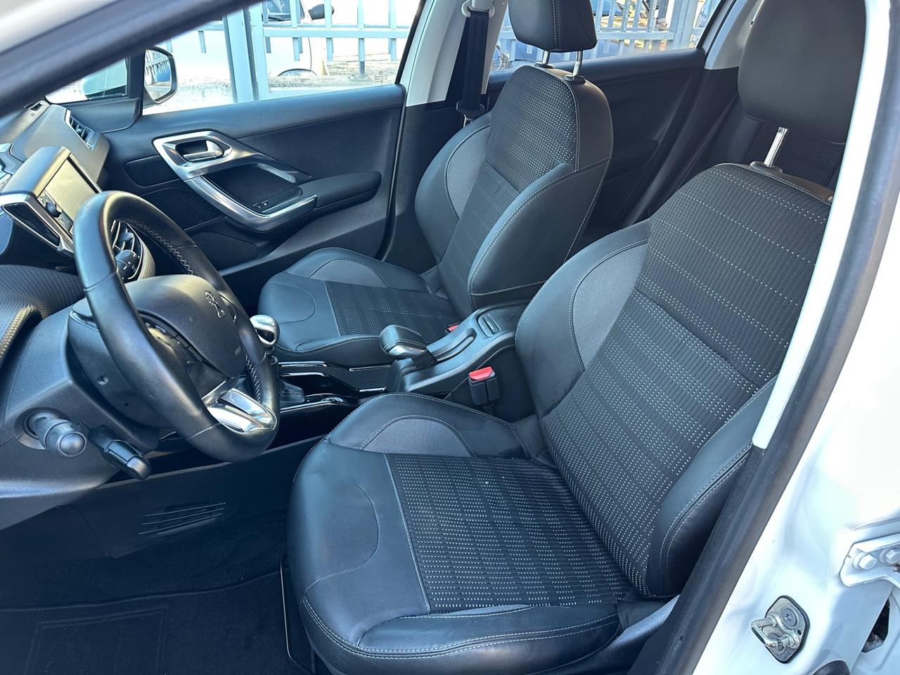 Peugeot 2008 BlueHDi 100 Allure