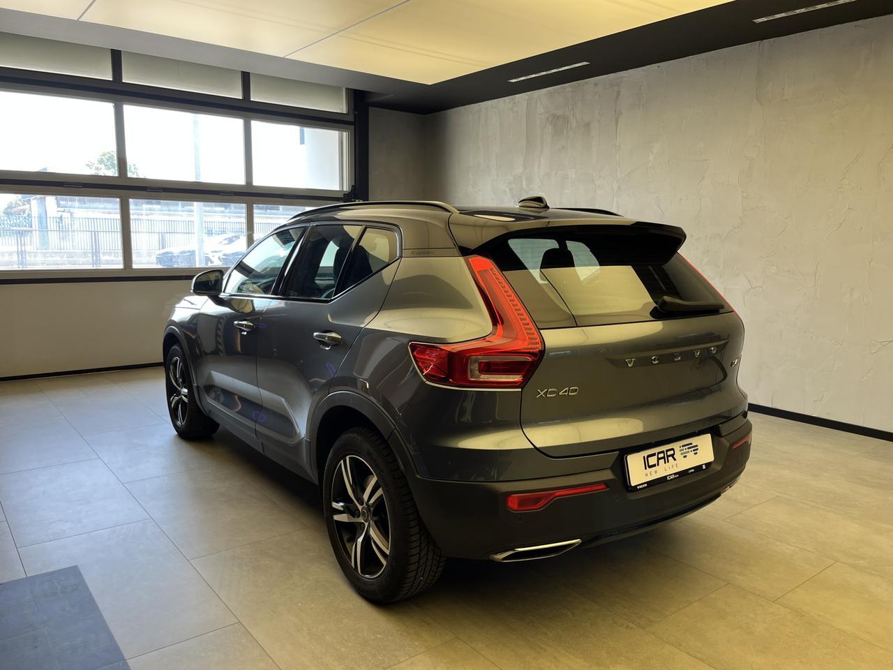 VOLVO XC40 - XC40 2.0 d4 R-design awd geartronic