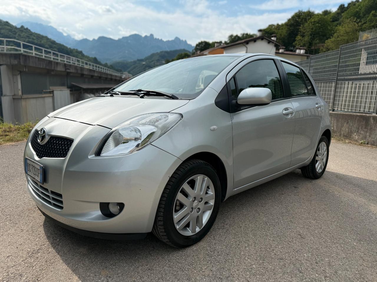 TOYOTA YARIS 1.3 LUNA 5 PORTE 87CV