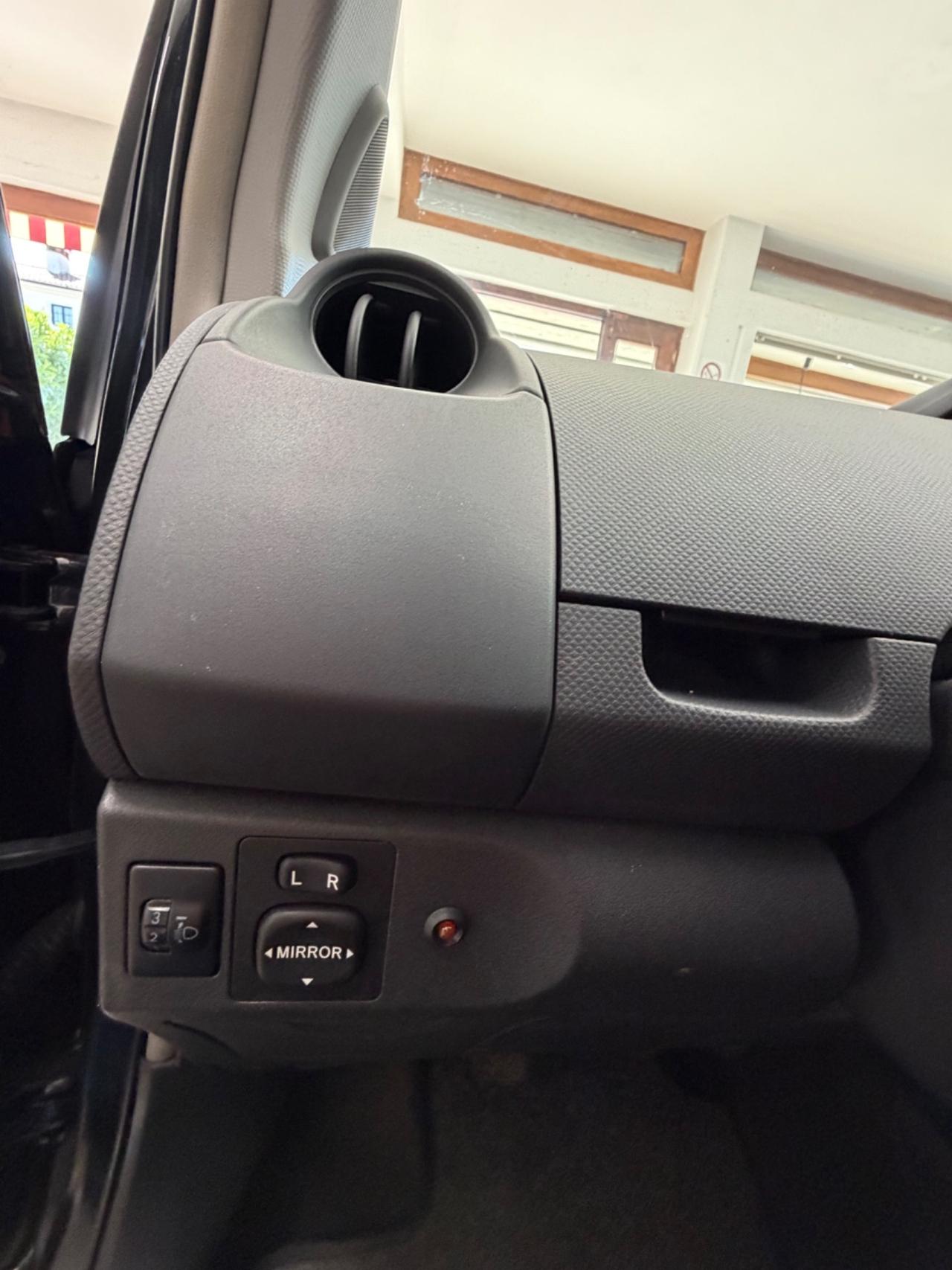 Toyota Yaris 1.3 5 porte Sol