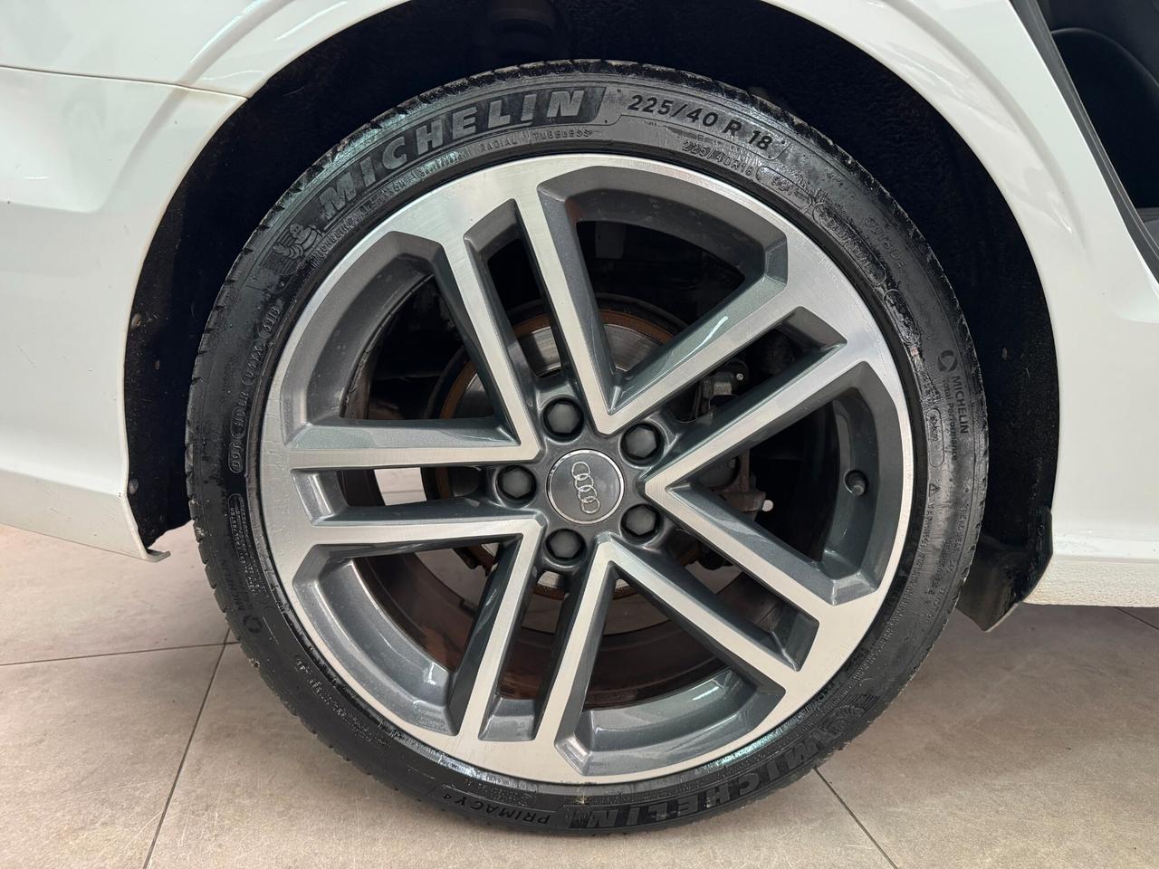 Audi A3 Sedan / 2.0 TDI 150cv/ Cambio automatico / Led