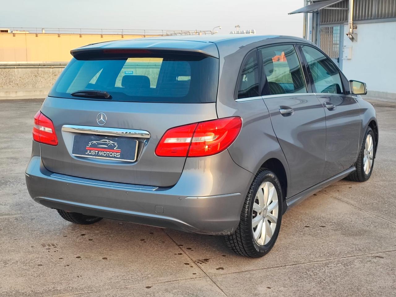 Mercedes-benz B 180 Automatic Premium 70000 km