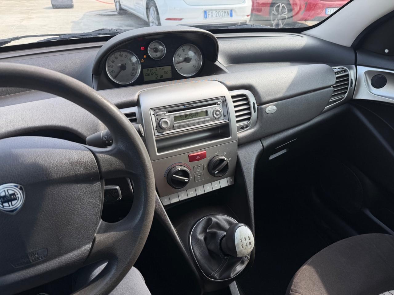 Lancia Ypsilon 1.3 MJT 75 CV Oro Giallo/108.000KM