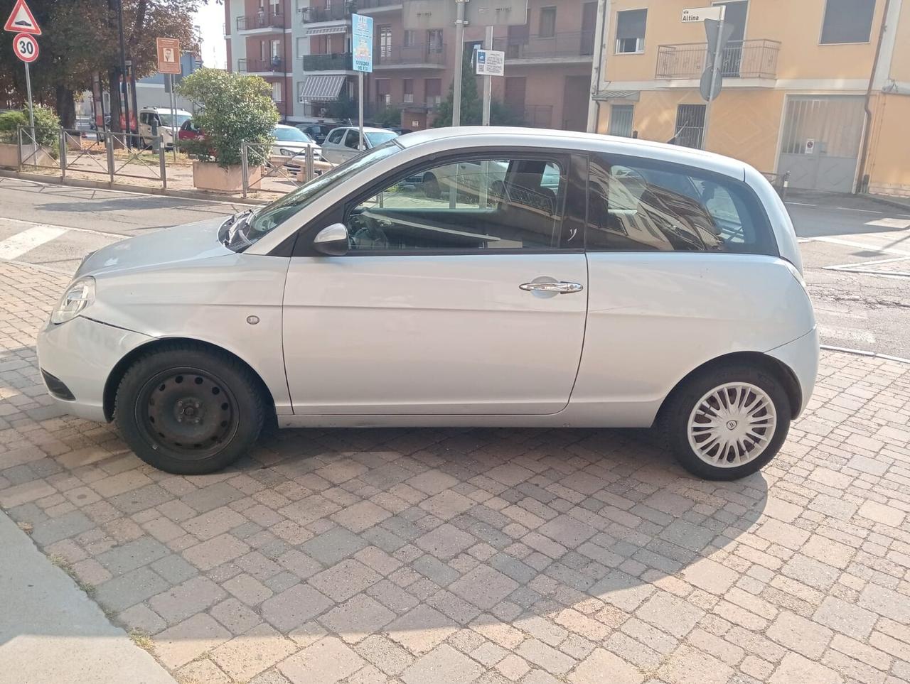 Lancia Ypsilon 1.2 60 CV
