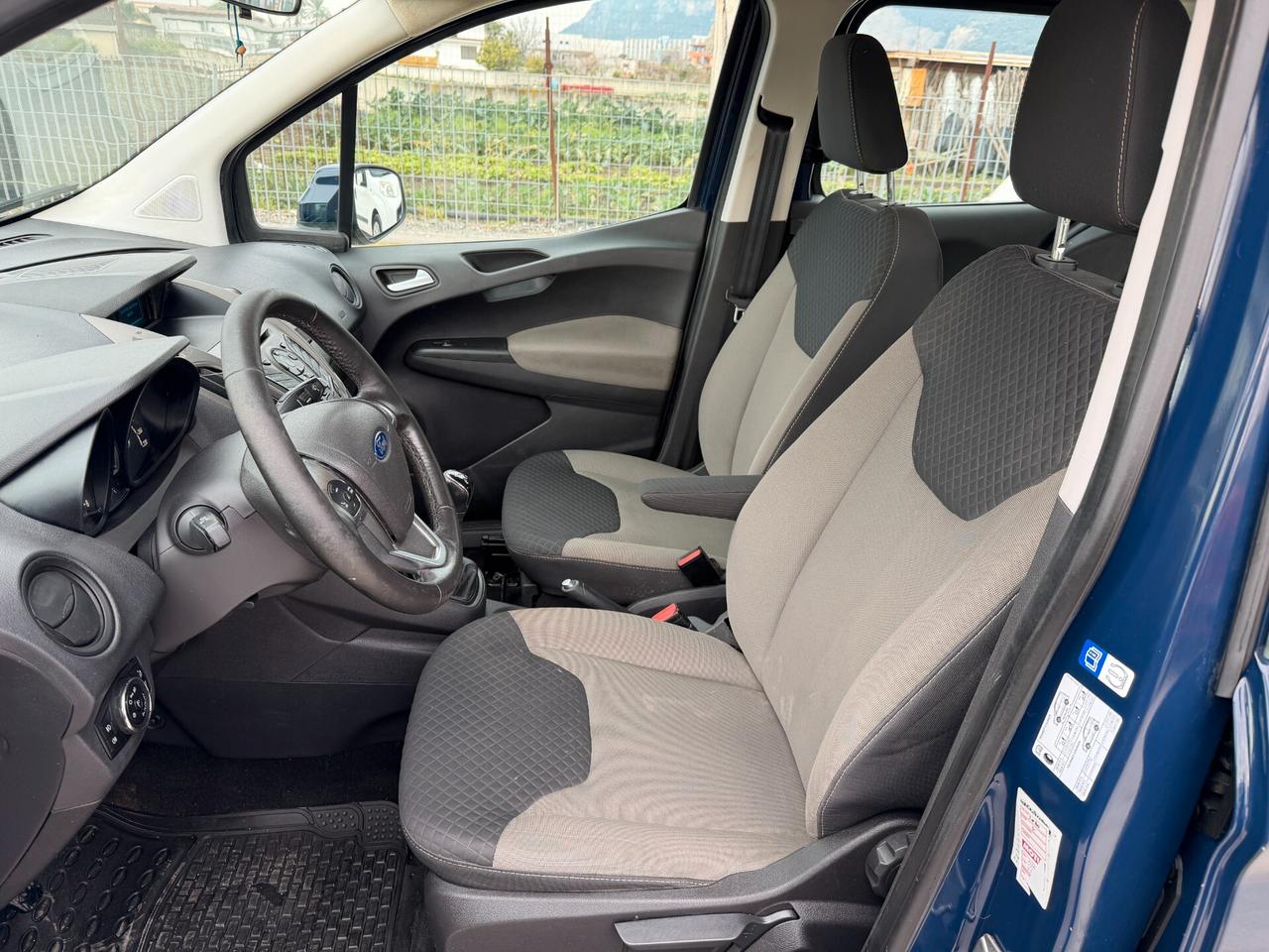 FORD TOURNEO COURIER 2017 1.0 BENZ 74.000 KM