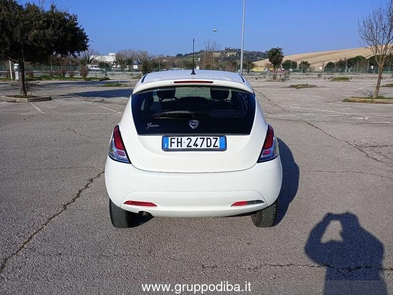 Lancia Ypsilon III 2015 Benzina 0.9 t.air Silver ecochic metano 80cv