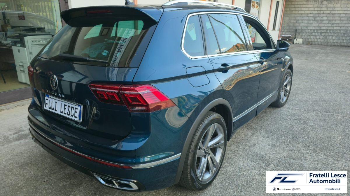 VOLKSWAGEN - Tiguan 2.0 tdi scr R-Line 150cv dsg (Conto Vendita - Esposizione Piano Lago)