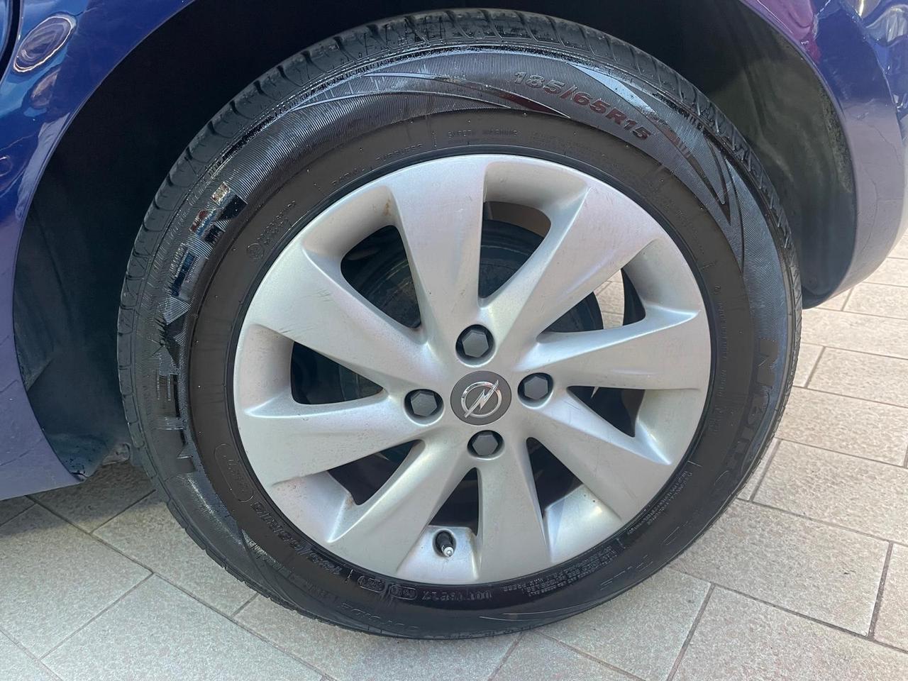 Opel Corsa 1.4 90CV GPL Tech 5 porte Cosmo