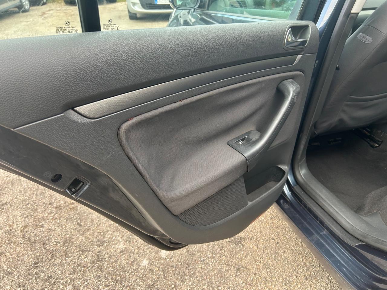 Volkswagen Golf 1.9 TDI 5p