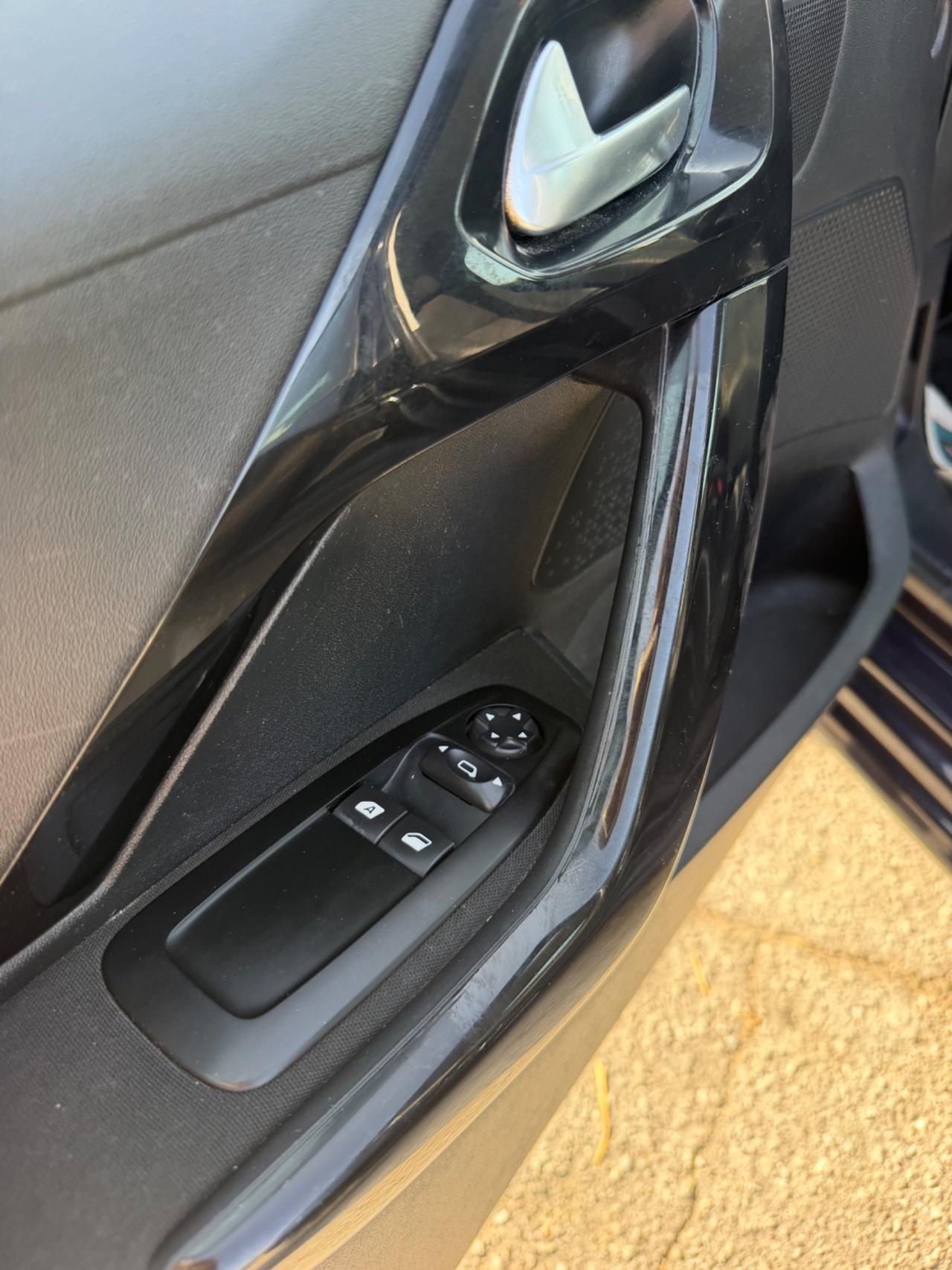 Peugeot 208 BlueHDi 75 3 porte Allure