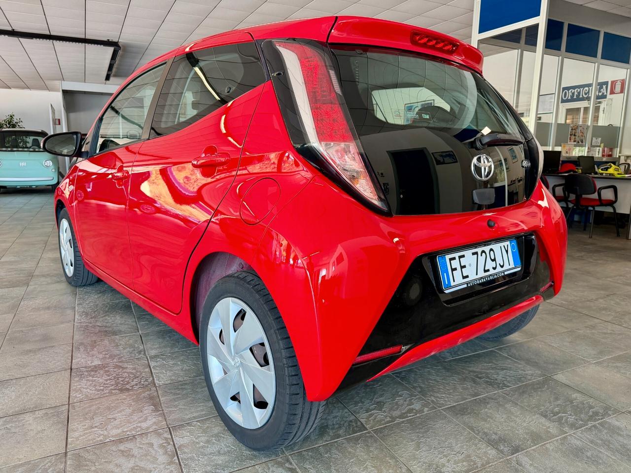 Toyota Aygo 1.0 VVT-i 69 CV 5 porte x-play