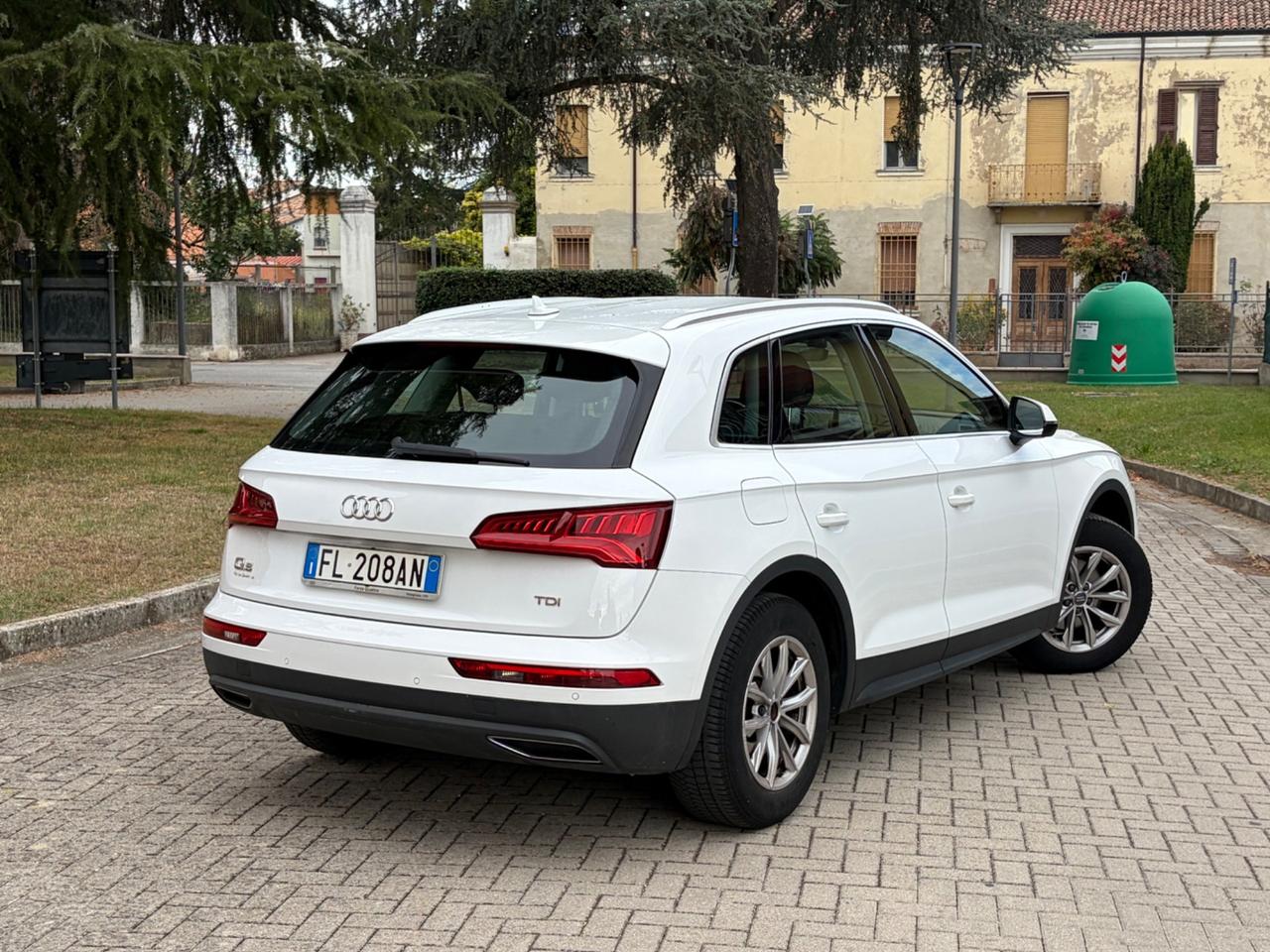 Audi Q5 2.0 TDI 150 CV Design euro 6B