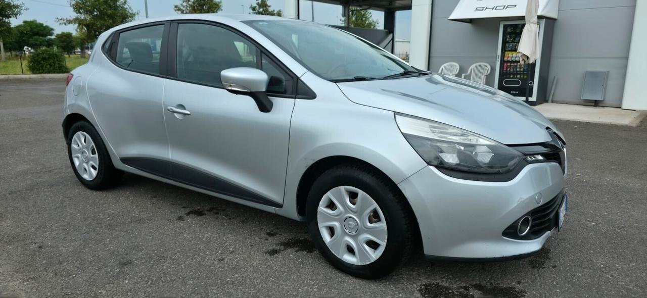 Renault Clio 1.2 75CV GPL 5 porte Costume National