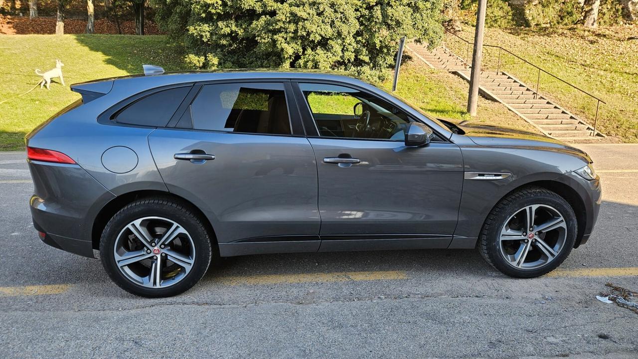 Jaguar F-Pace 2.0 D 180 CV AWD aut. R-Sport