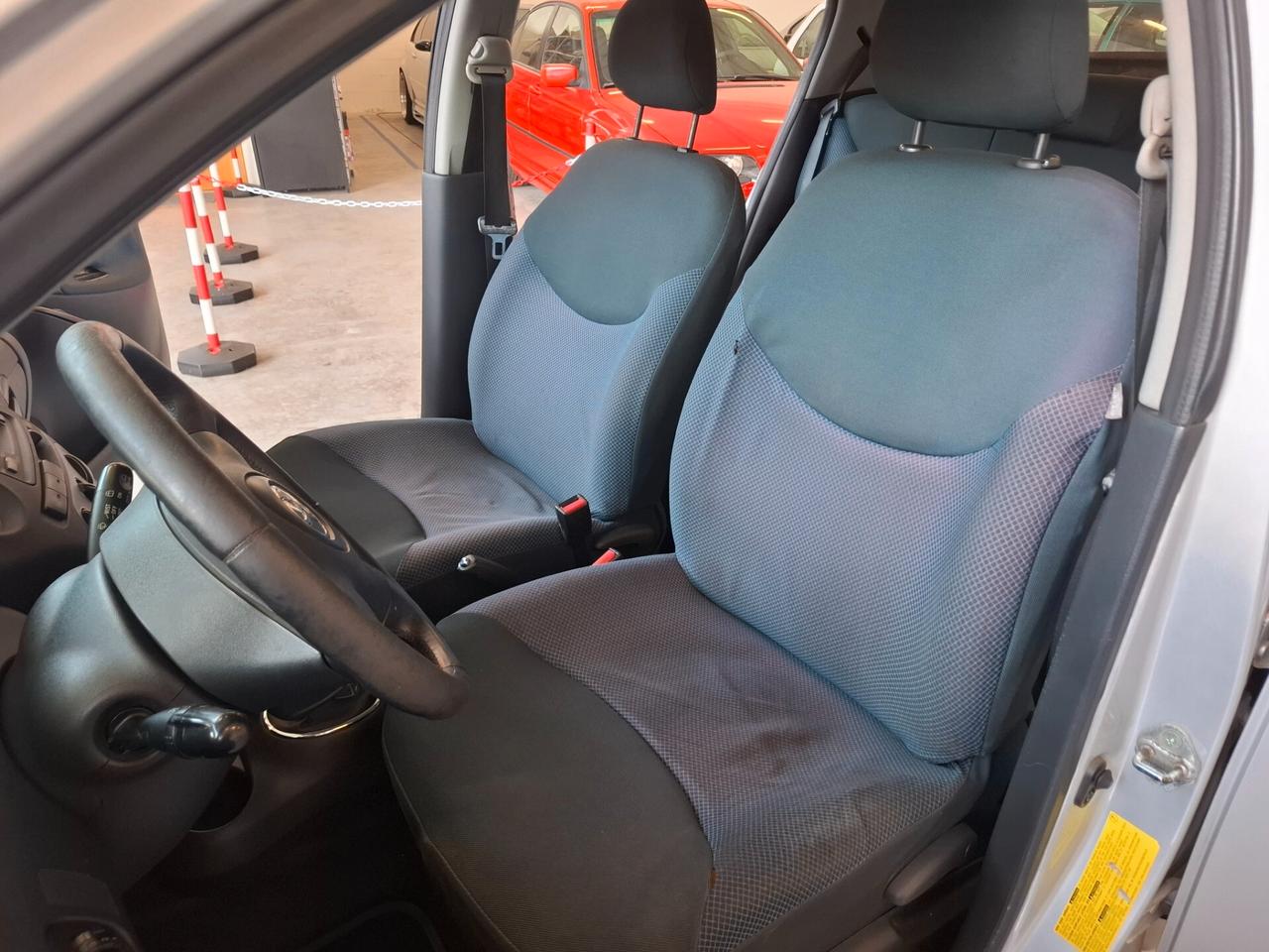 Toyota Yaris 1.4 tdi D-4D cat 5 porte Expo Clima