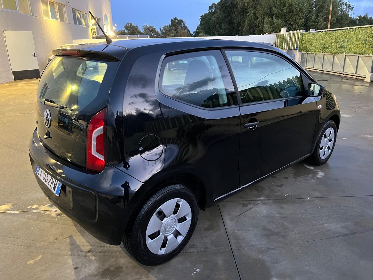 Volkswagen up! 1.0 75 CV 3p. high 2014