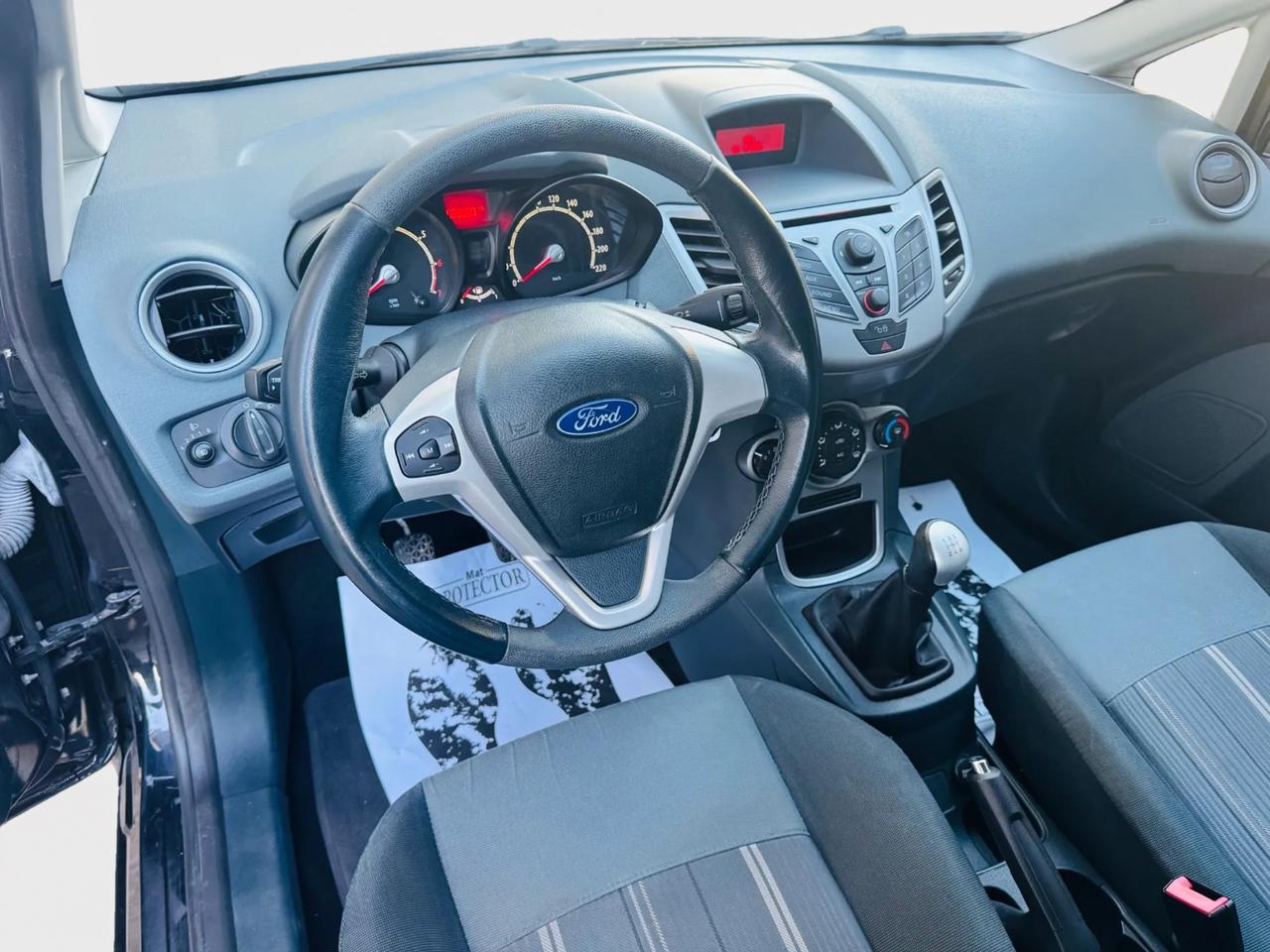 Ford Fiesta titanium 1.2 benzina 2010 90.000 km neo patentati
