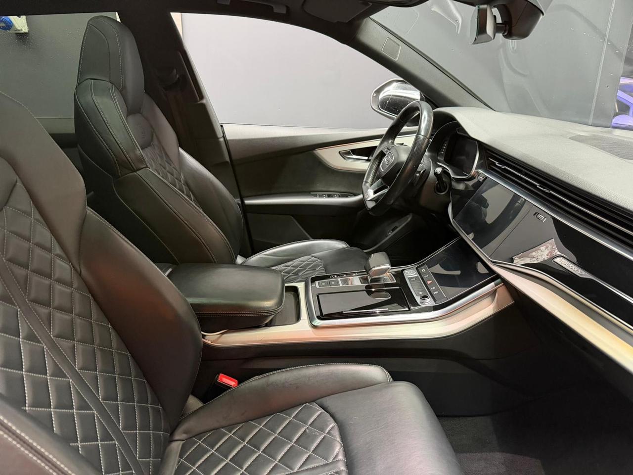 Audi Q8 3.0 TDI Mild Hybrid – 2020 – 238 CV – Full Optional