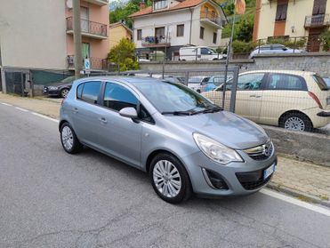 Opel Corsa 1.2 5 porte Cosmo NEOPATENTATI