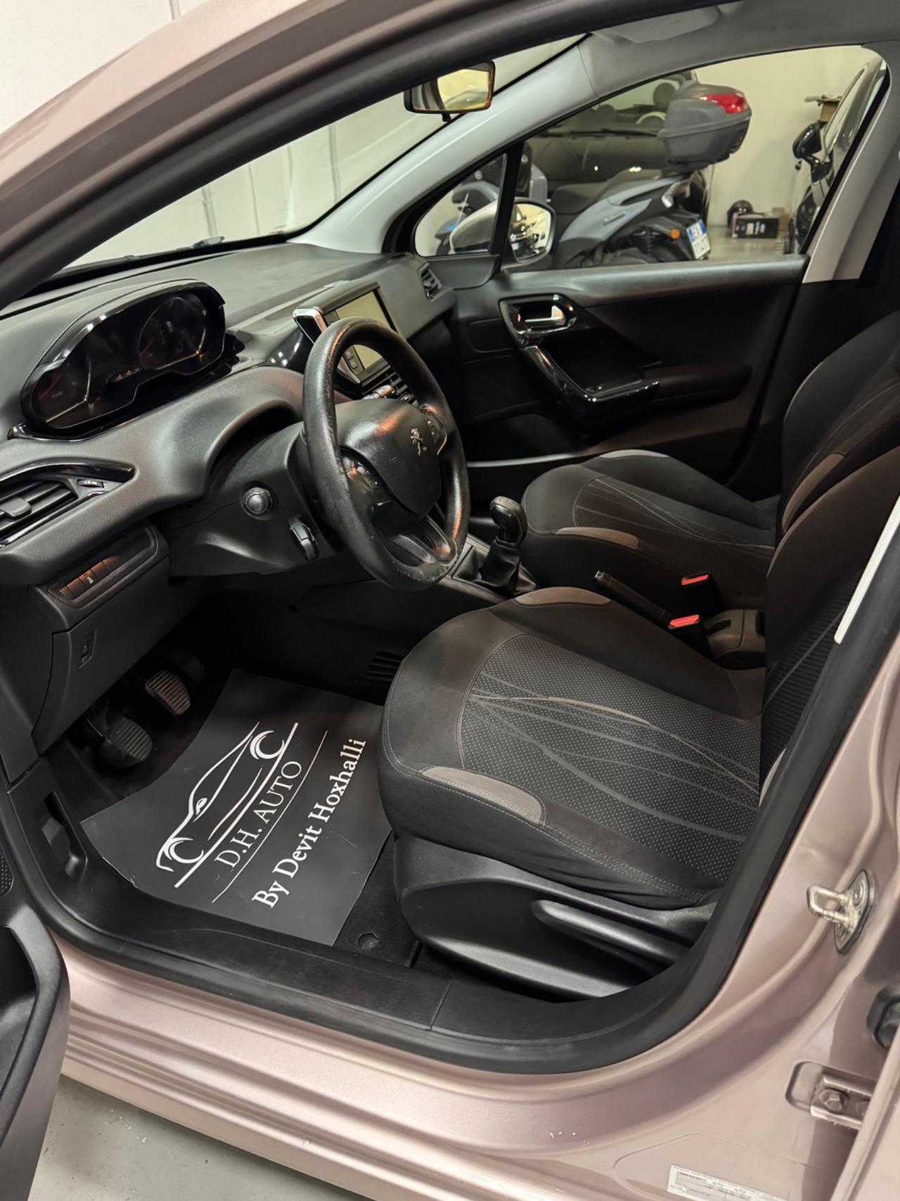 Peugeot 208 1.4 HDi 68 CV 5 porte Allure