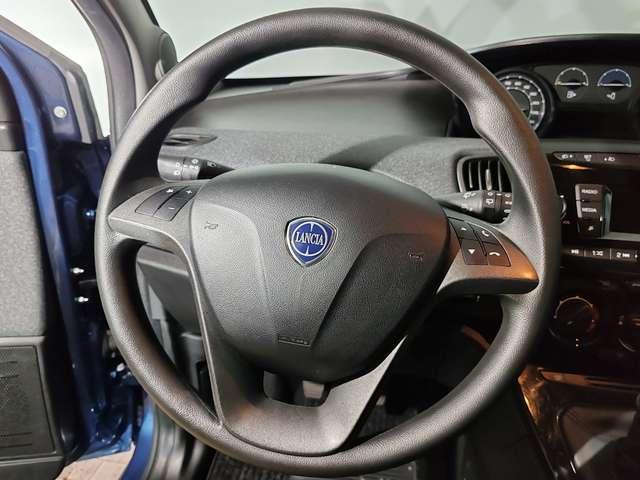 Lancia Ypsilon 1.0 FireFly 5 porte S&S Hybrid Silver