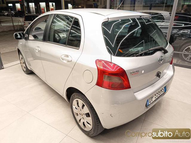 TOYOTA Yaris 1.0 5 porte