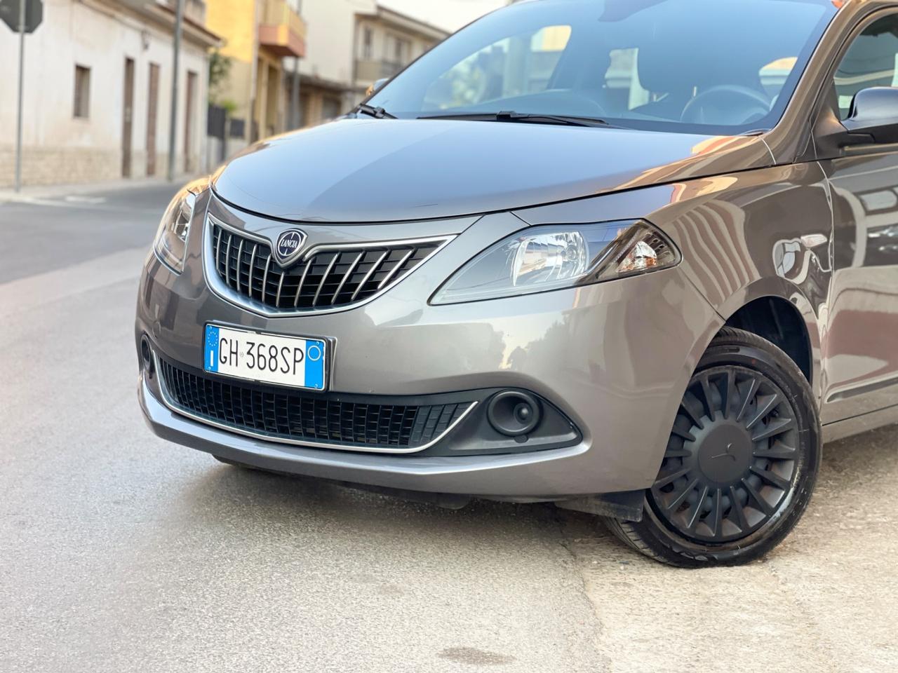 Lancia Ypsilon 1.0 5 porte S&S Hybrid Silver 2022