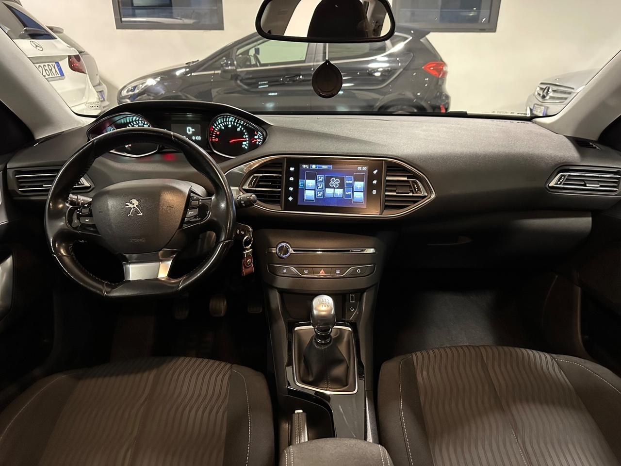 Peugeot 308 BlueHDi 120 S&S SW Allure