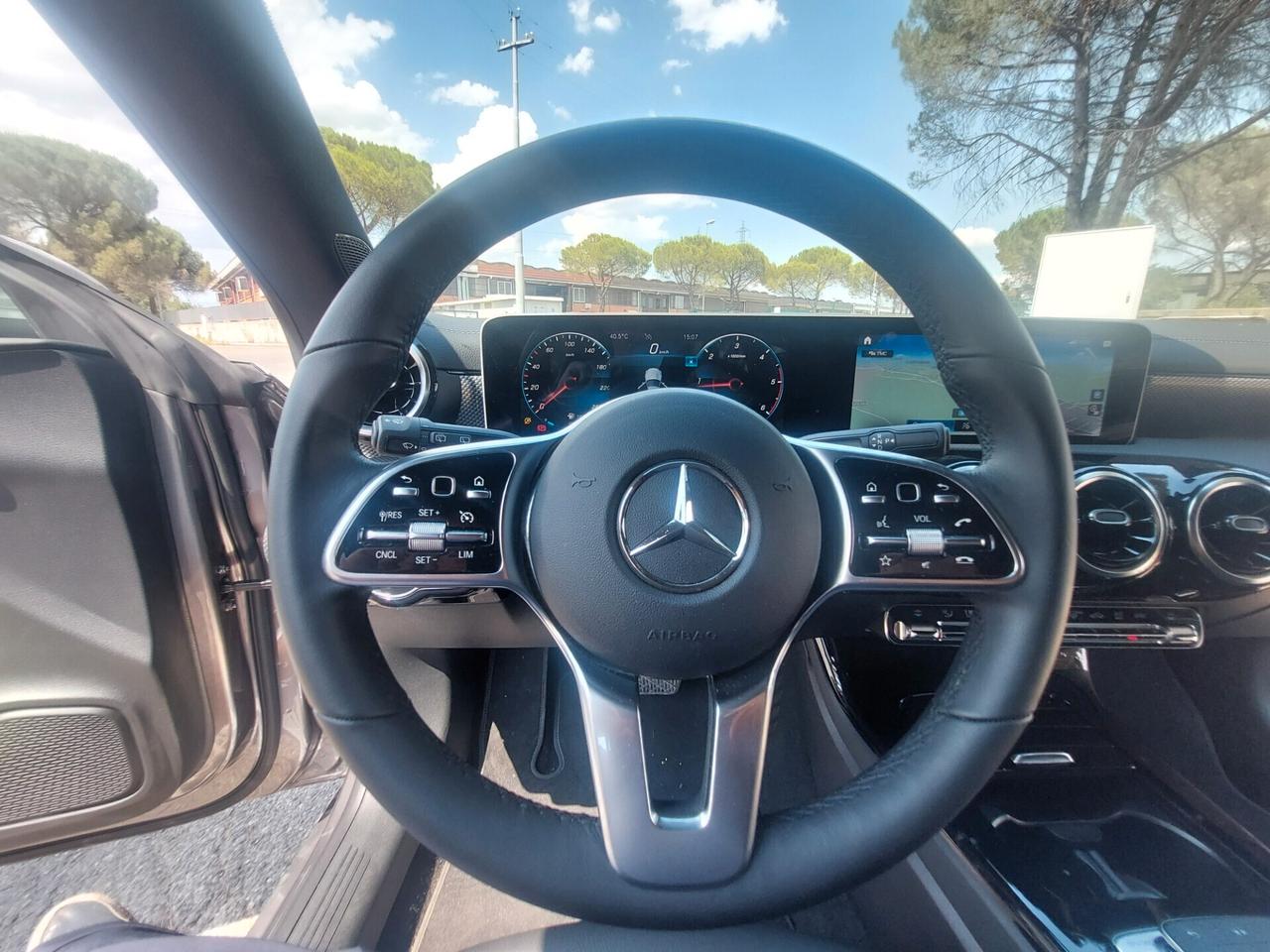 Mercedes-benz CLA 200 D automatico s .brake executive Km 2549 originali