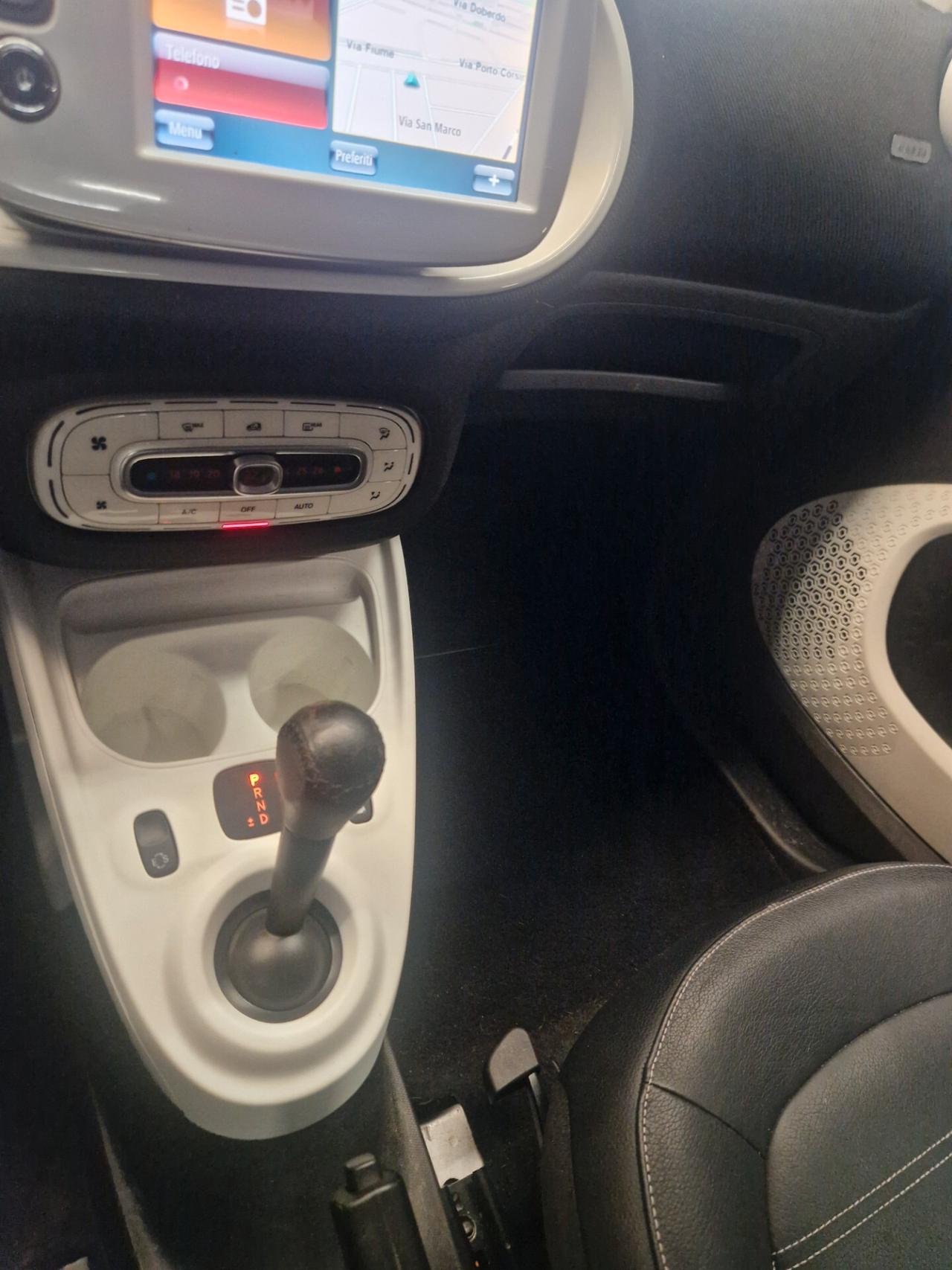 Cabrio pelle navigatore telecamera sensori garanzia