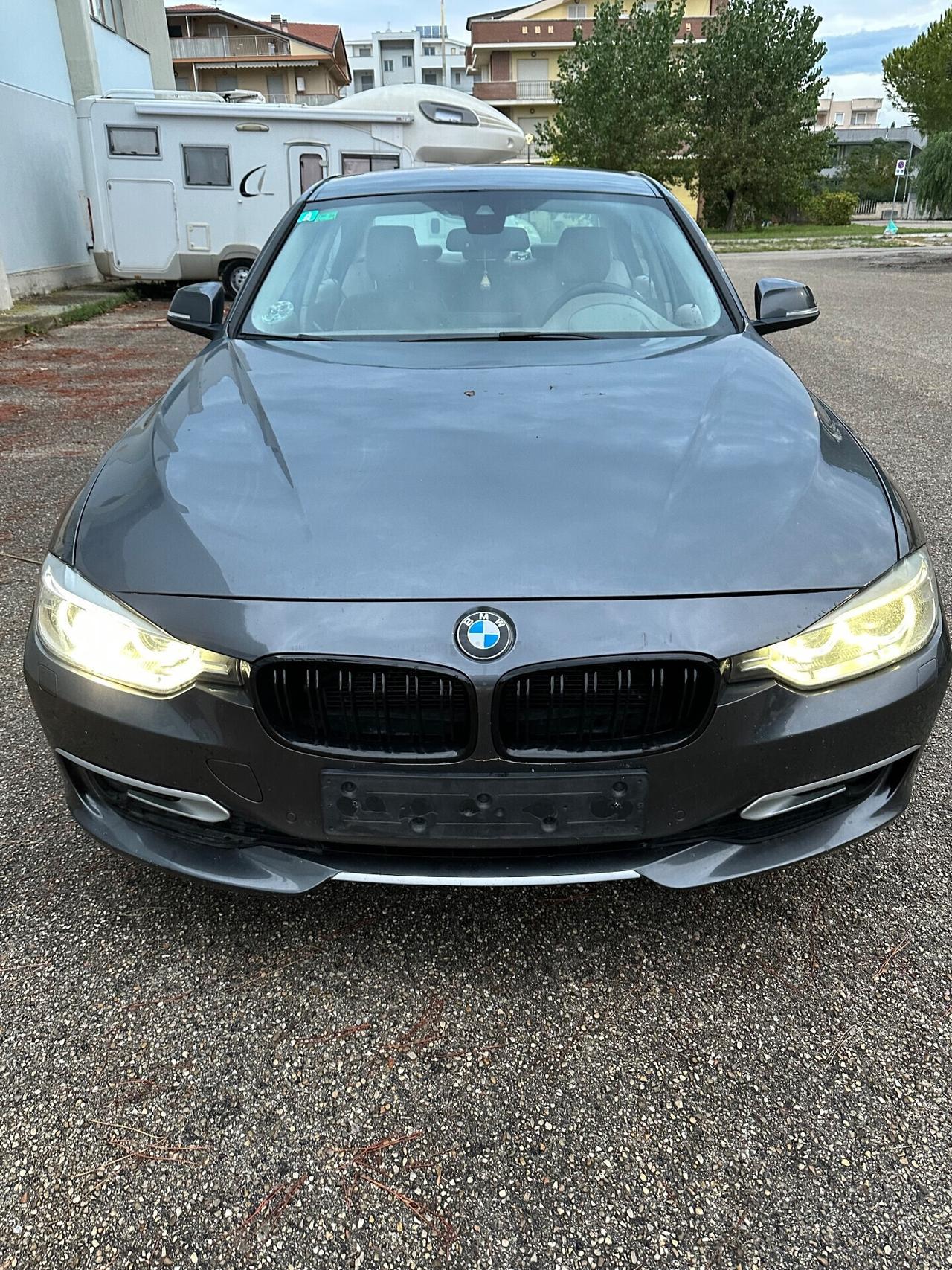 Bmw f30/31 320d Efficient Dynamics Luxury leggi descrizione