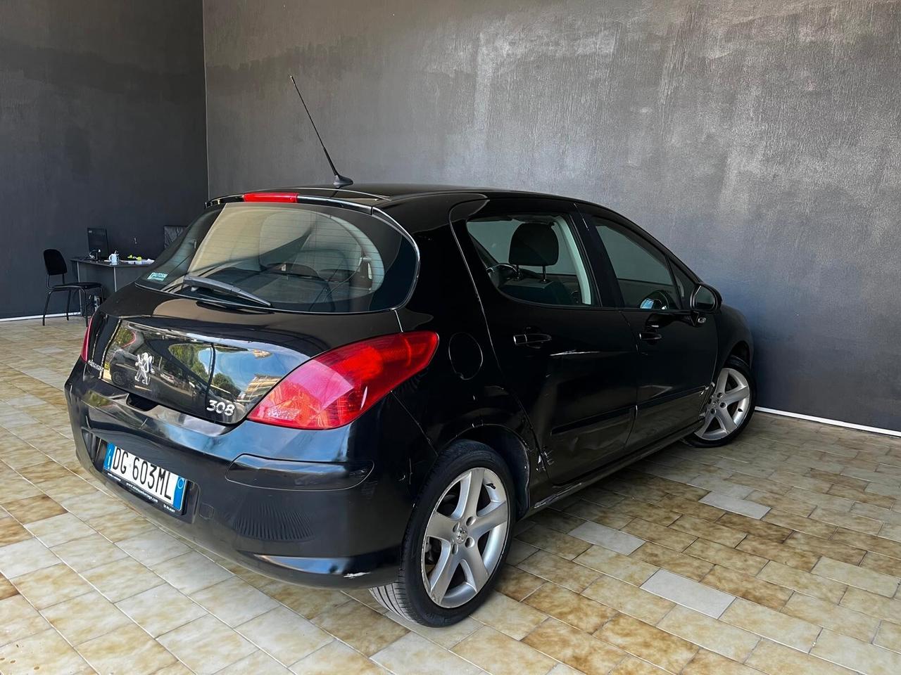 Peugeot 308 1.6 HDi 110CV 5p. Féline (5 Marce) 109 cv 80 kw